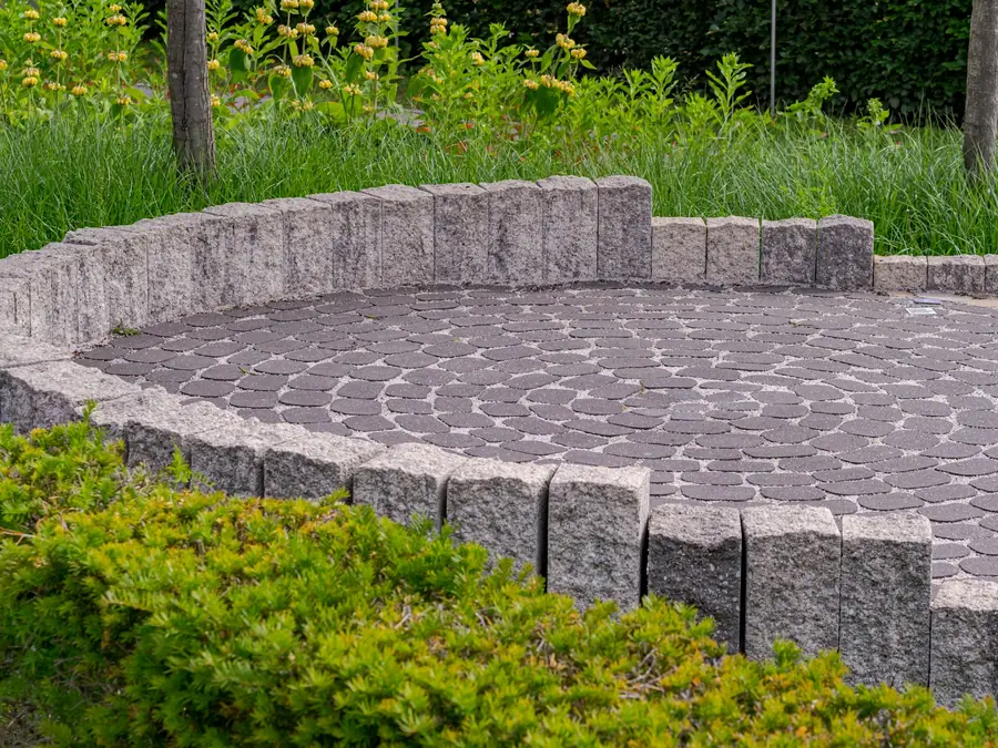 Hardscape — Solid ground, lasting lines.